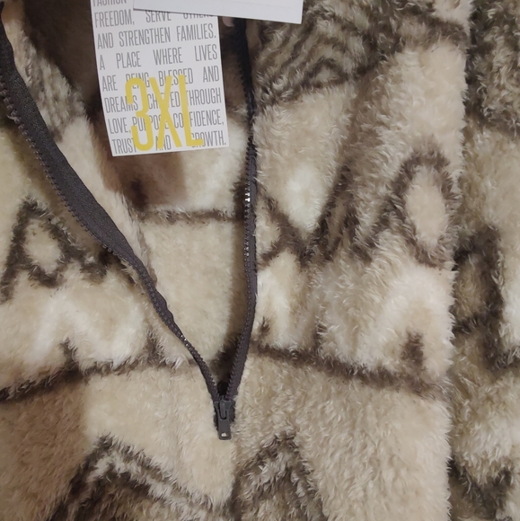 Half zip pullover - Picture 2 of 4